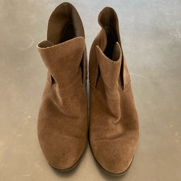 …me Too Booties - Picture 1 of 8